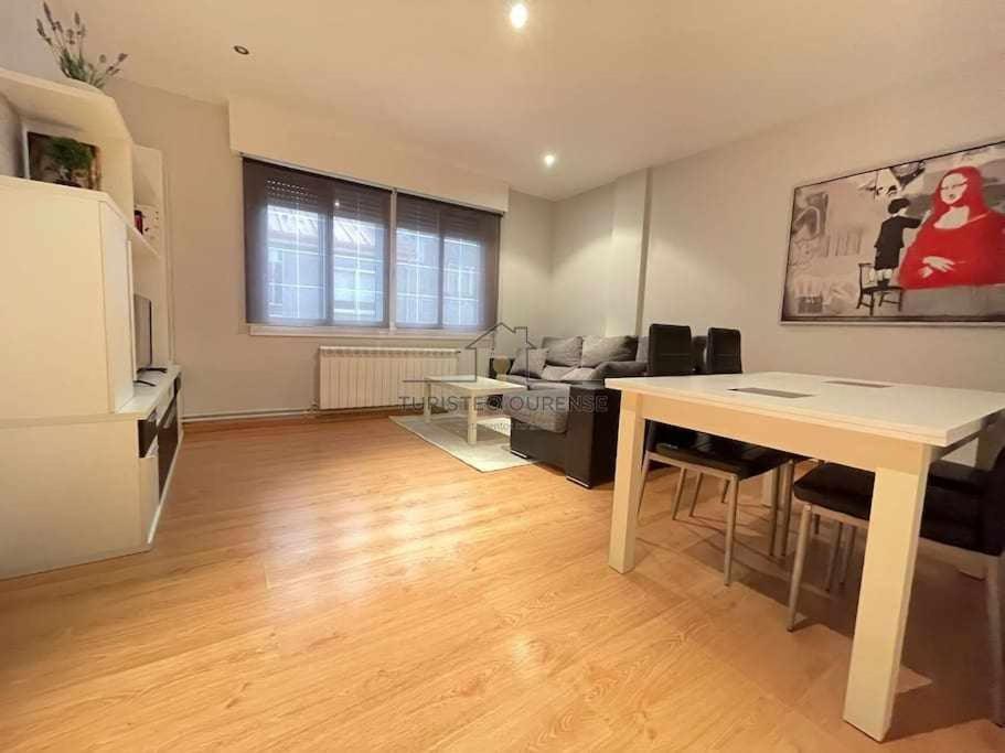 O Cuarto De Abastos Lägenhet Ourense Exteriör bild